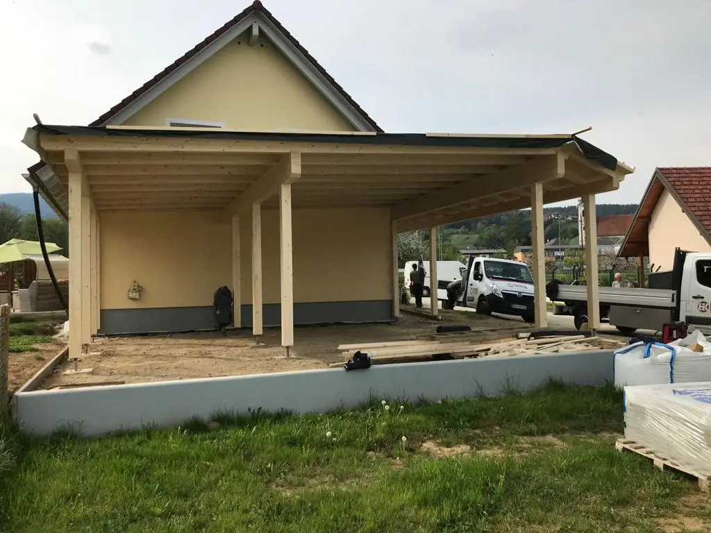 Carport mit Eingangsüberdachung