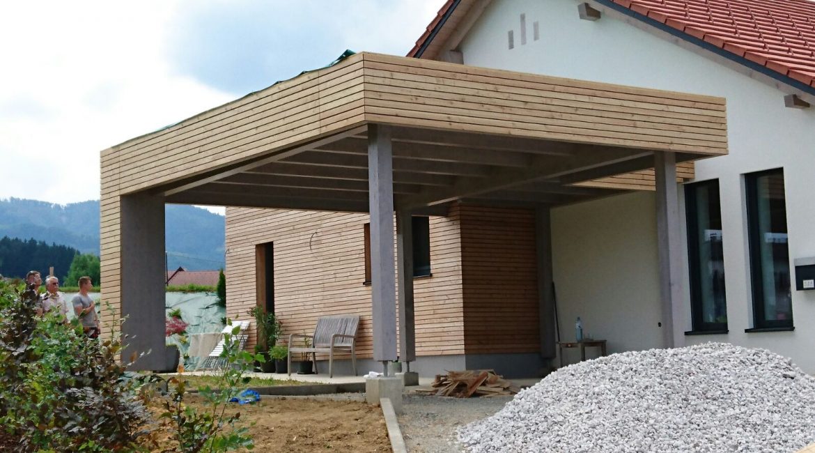 Carport mit Rautenschalung und Pultdach