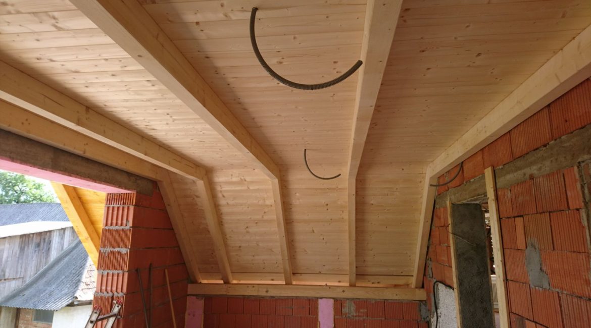 Sichtbare Dachkonstruktion, Holztramdecke