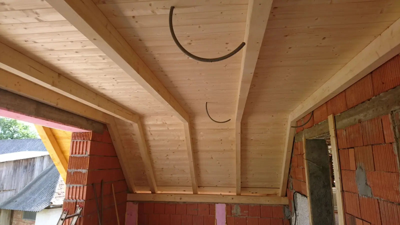 Sichtbare Dachkonstruktion, Holztramdecke