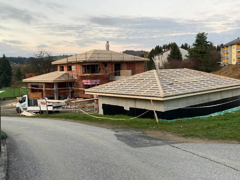 Dachkonstruktion Einfamilienhaus, Carport und WirtschaftsgebÃ¤ude