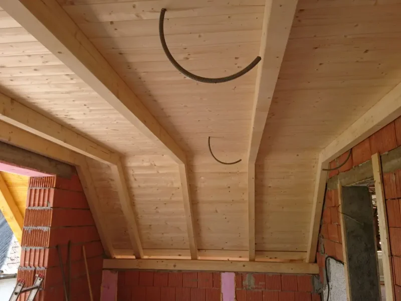 Sichtbare Dachkonstruktion, Holztramdecke